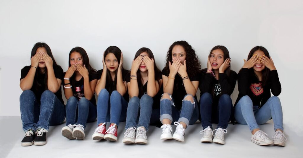 Adolescente que no encaja en ningún grupo